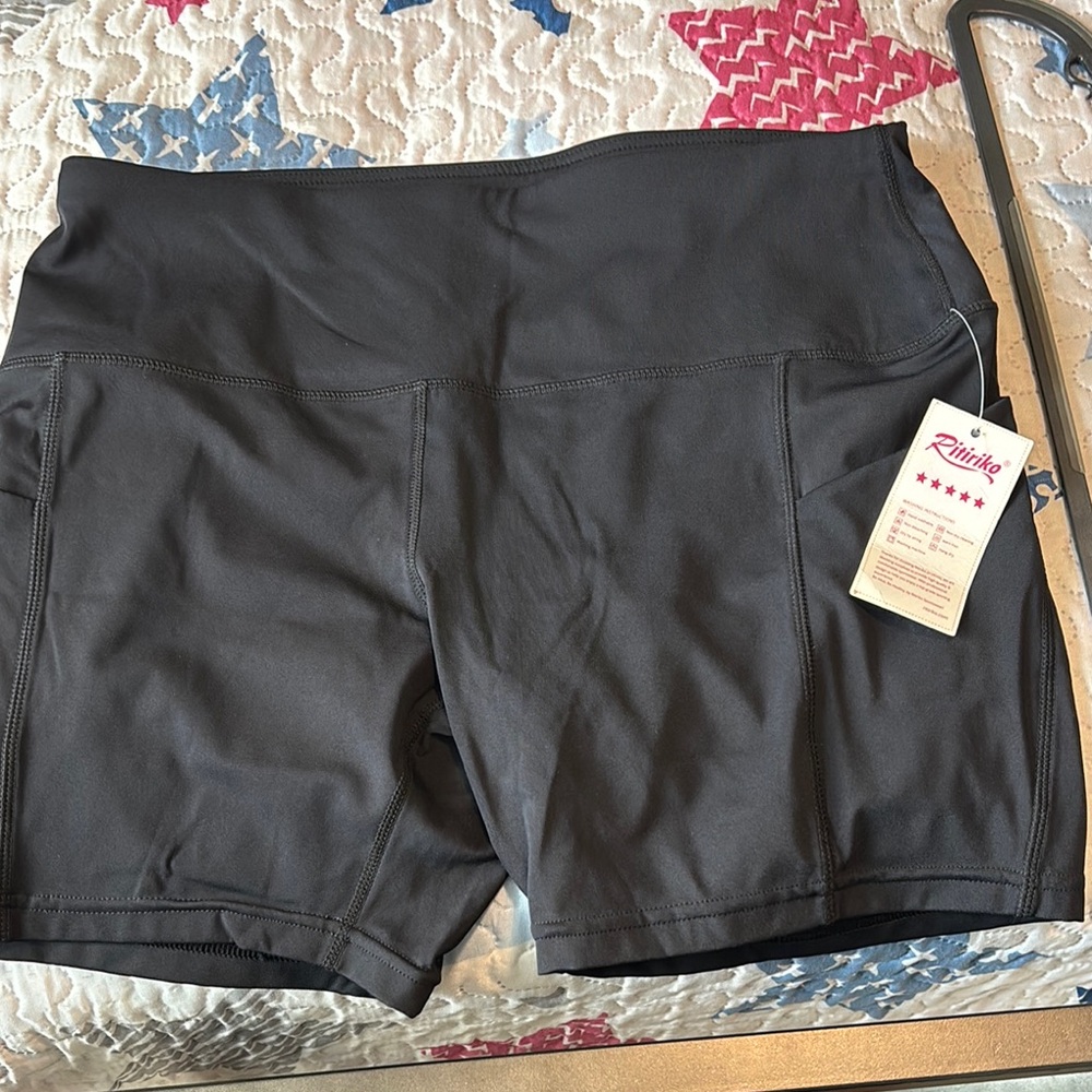 Black Biker shorts with pockets